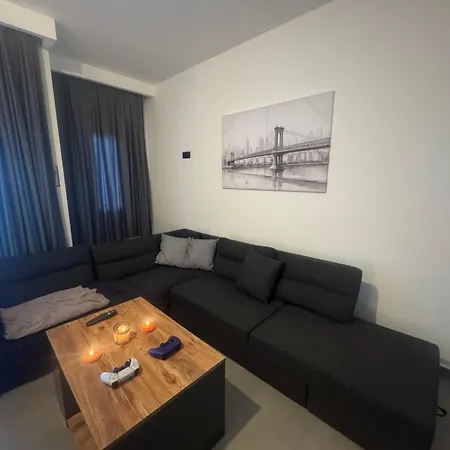 At On The Garden Floor Apartment *