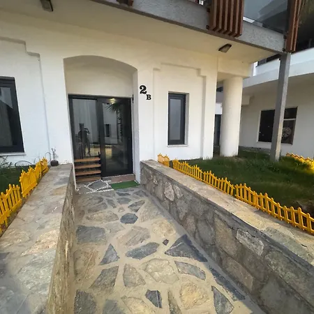 At On The Garden Floor Apartment